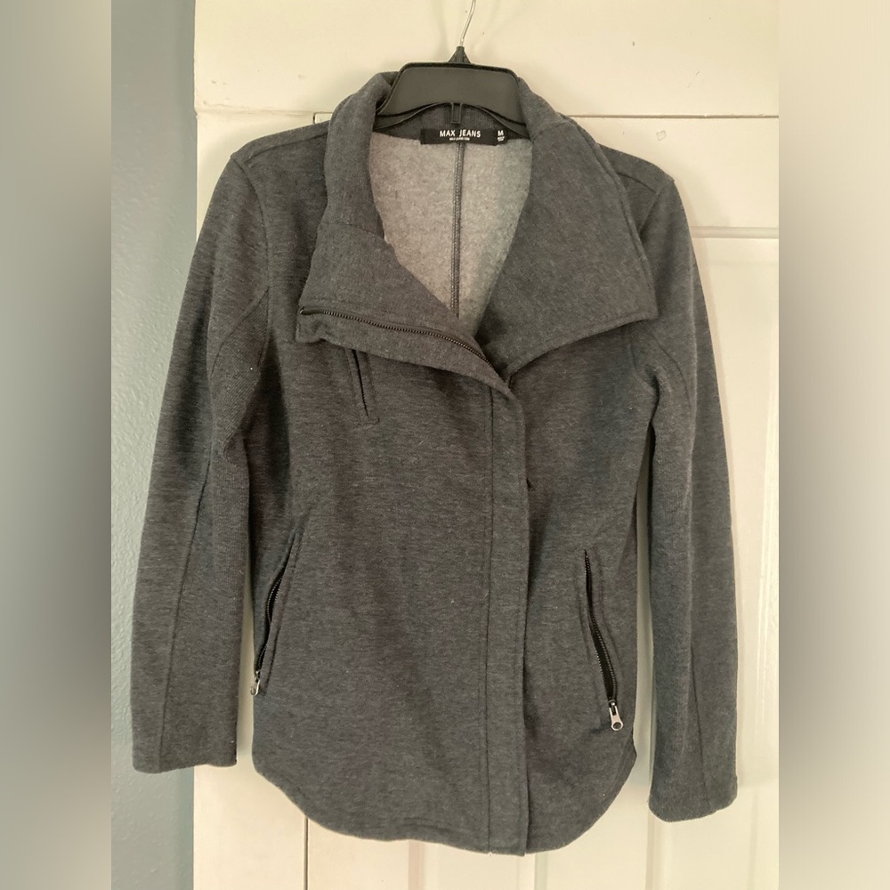 Sweatshirt jacket size medium. Super cute.
